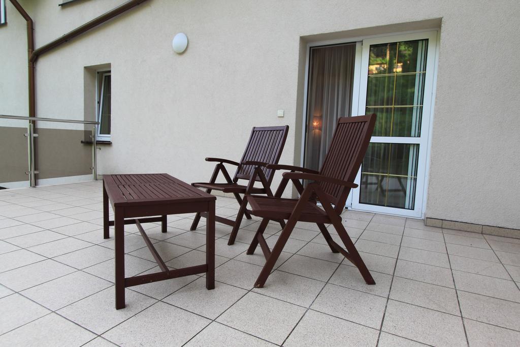 Willa Pod Skrzydlami Hotel Międzybrodzie Bialskie Buitenkant foto