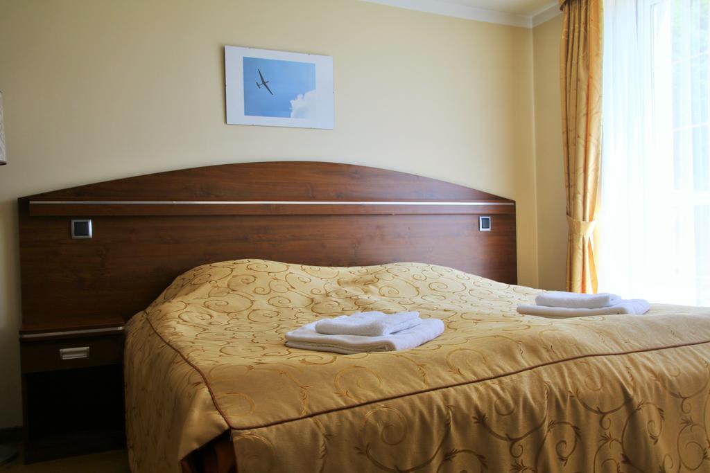 Willa Pod Skrzydlami Hotel Międzybrodzie Bialskie Buitenkant foto
