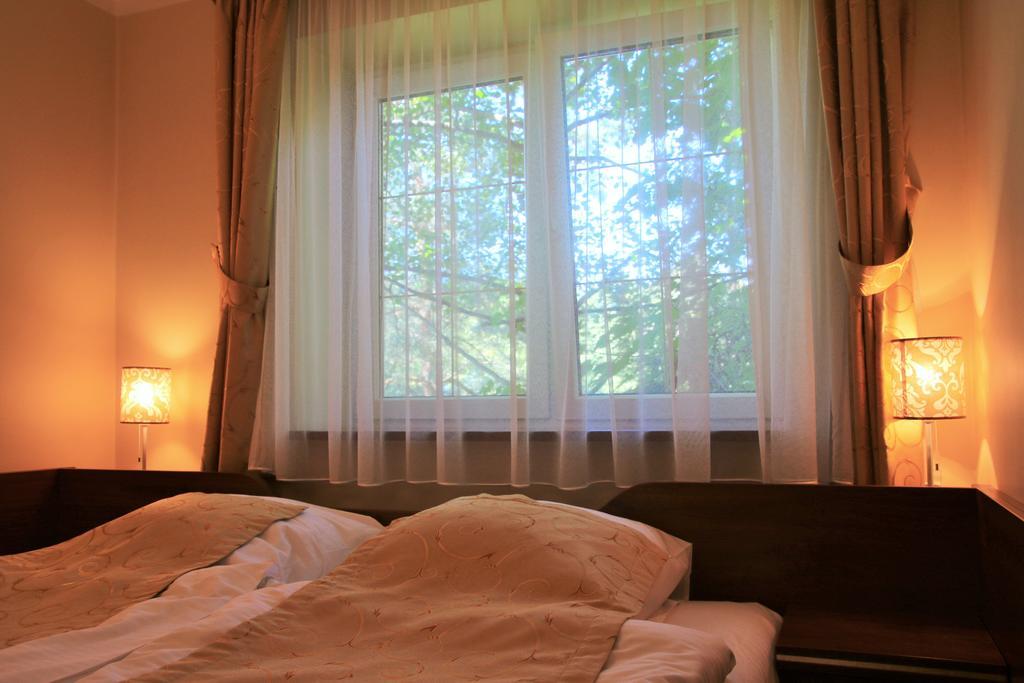 Willa Pod Skrzydlami Hotel Międzybrodzie Bialskie Buitenkant foto